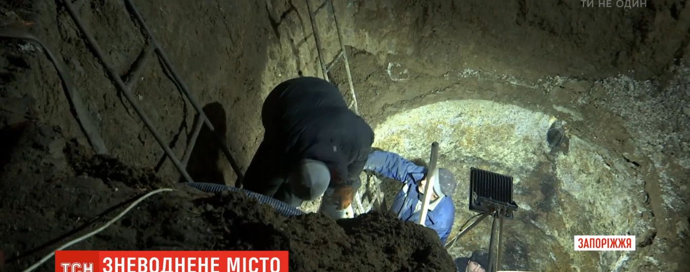Цепная реакция: новый прорыв на коллекторе в Бердянске ищут на километровом участке