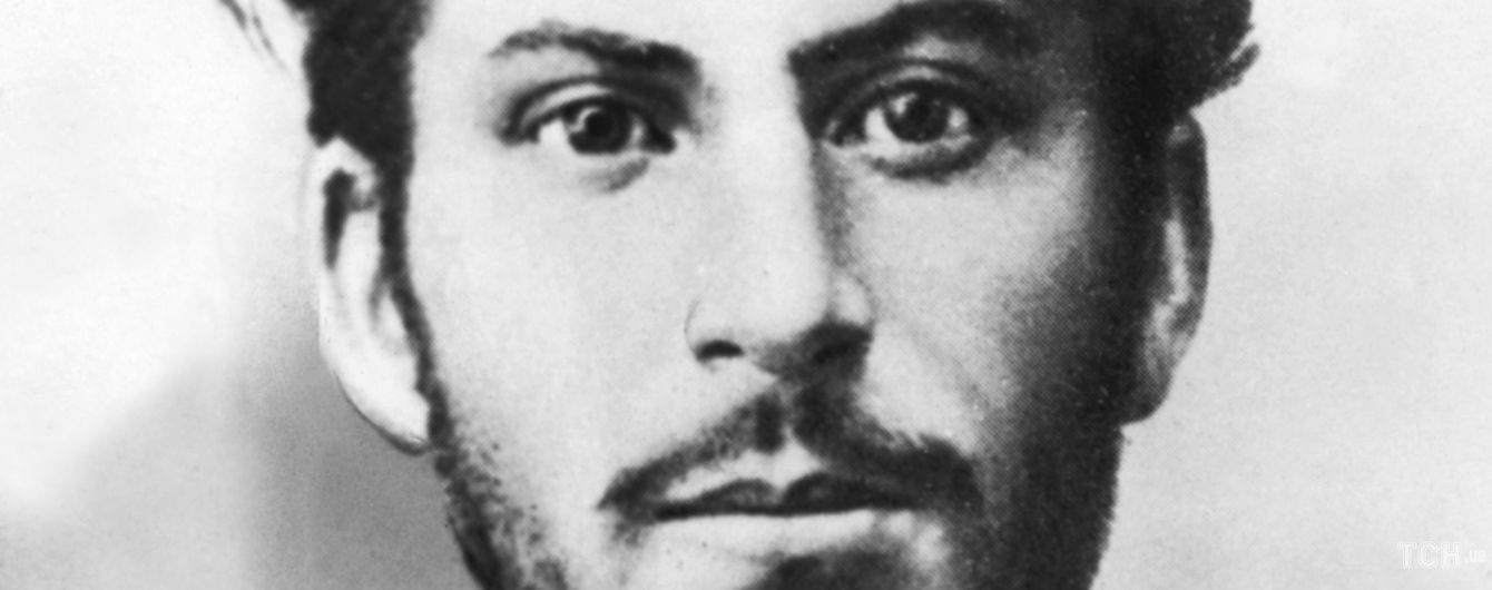 Благодаря фото молодого Сталина журналист "подцепил" сотни мужчин на сайте знакомств