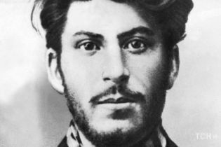 Благодаря фото молодого Сталина журналист "подцепил" сотни мужчин на сайте знакомств