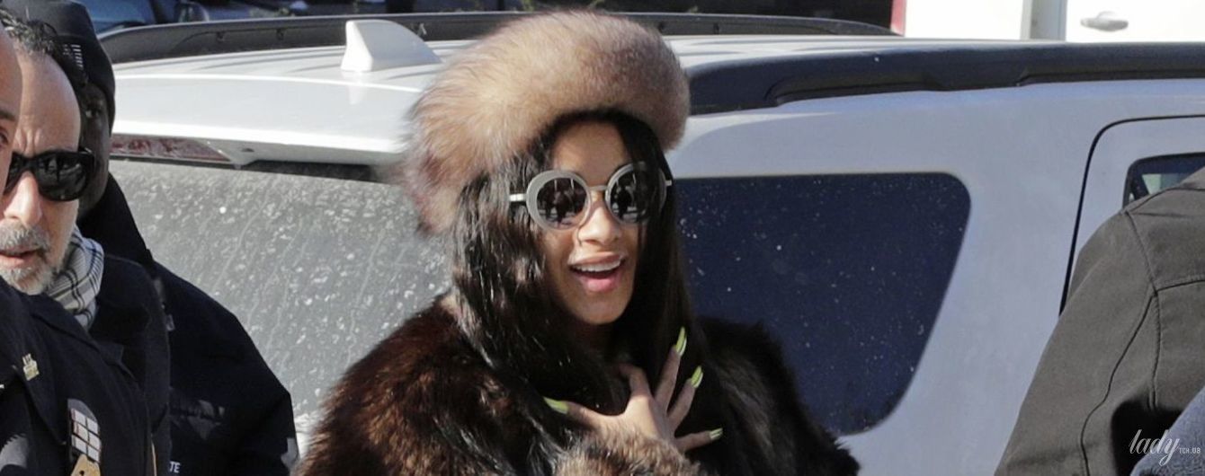 С ног до головы в мехах: роскошный образ Cardi B в суде