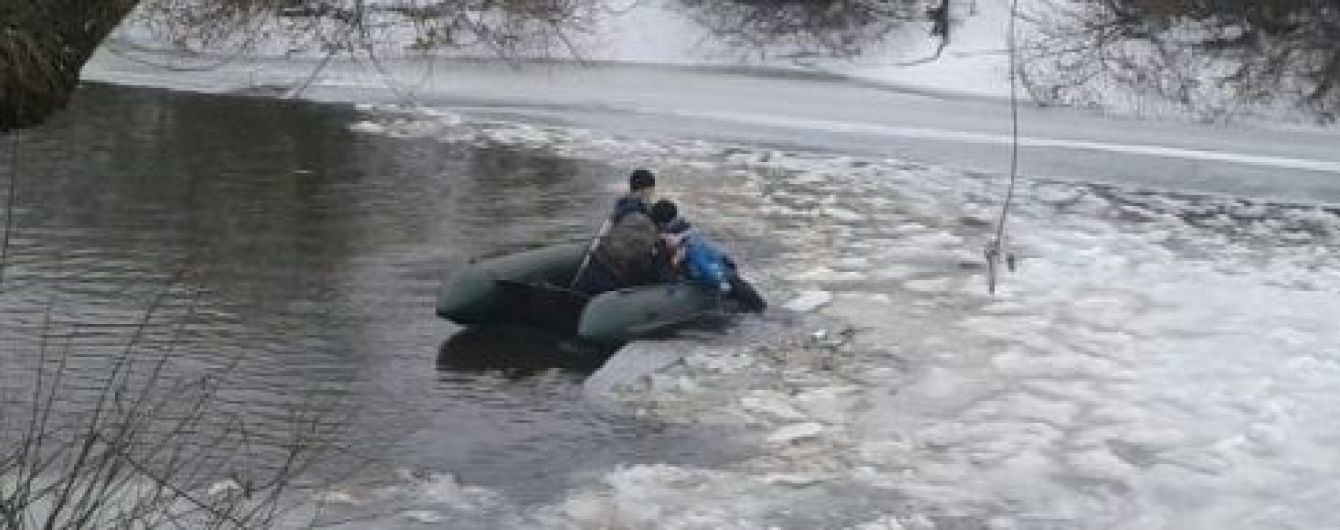 В Волынской области на куске льда посреди реки нашли тело ребенка