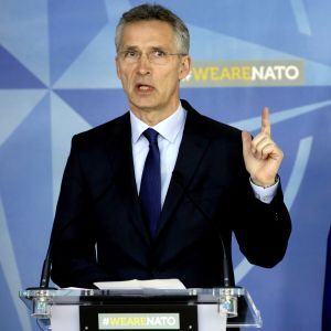 Столтенберг пригласил Зеленского посетить штаб-квартиру НАТО