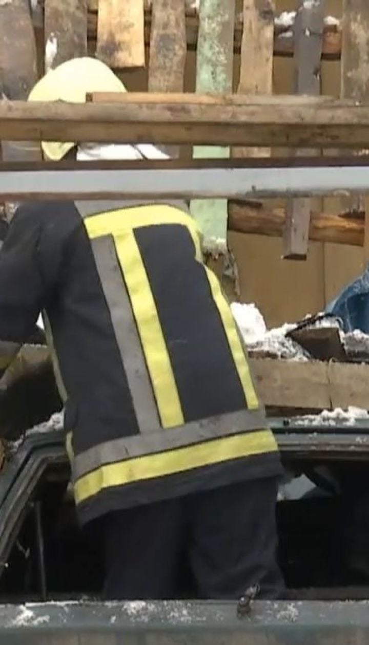 Автомобиль с водителем в салоне взорвался в Сумах