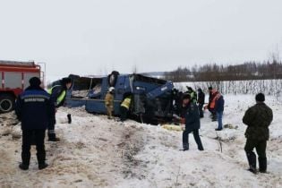 В РФ перевернулся автобус с детьми: есть жертвы