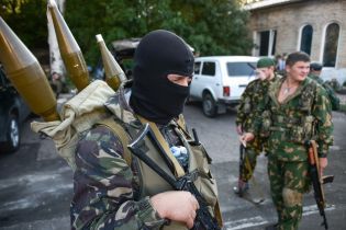 На Донбассе боевики обстреляли две школы. В одной из них были дети – СЦКК