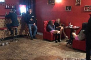 У Києві "накрили" стриптиз-клуб, в якому надавали сексуальні послуги