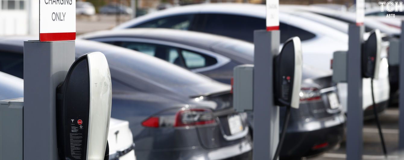 У Канаді Tesla не підпала під держзнижки для електрокарів