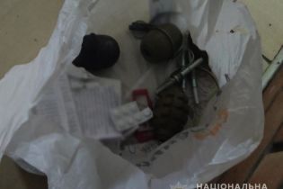 В Киеве пьяный мужчина предлагал встречным купить у него гранаты РГД-5 и Ф-1