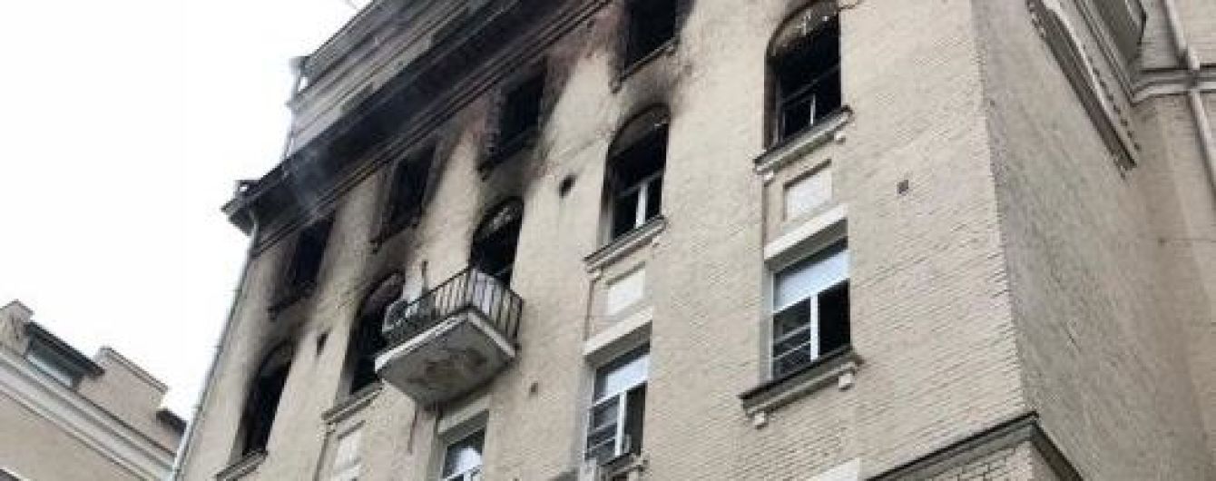 В Москве возросло количество погибших в пожаре в жилом доме: из-под завалов извлекли двух детей