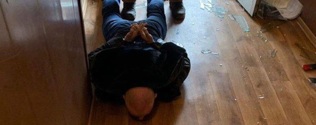 У Києві начальник відділку поліції вимагав чималий хабар від потерпілого за відкриття справи