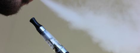 Учені визначили страшні хвороби, які викликають електронні сигарети