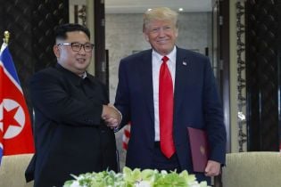 Не подгоняет: Трамп не спешит ускорять денуклеаризацию КНДР