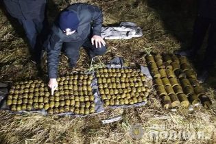 Прохожий наткнулся на две сотни боевых гранат в кустах на Хмельнитчине
