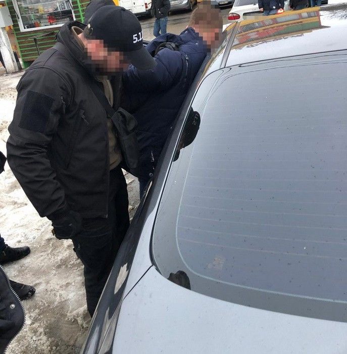 Затримання хабарника з Держгеокадастру під Києвом_02