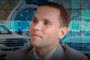 Мільйони готівкою, коштовності і благодійні внески: декларація кандидата у президенти Дерев'янка