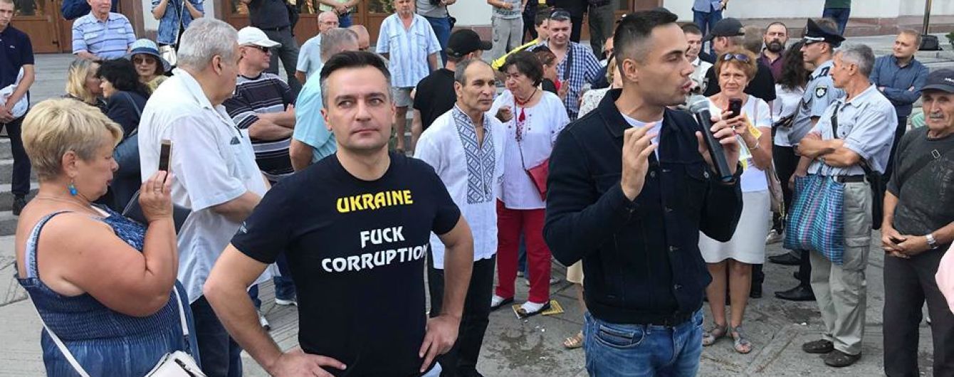 Кандидата в президенты Гнапа обвинили во лжи. Он "забыл" перечислить армии 9 тысяч евро