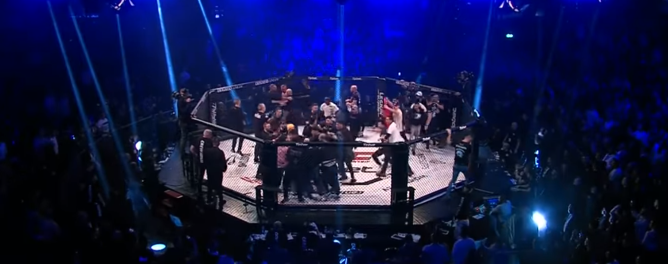 Титульний бій на турнірі з MMA в Німеччині завершився масовою бійкою
