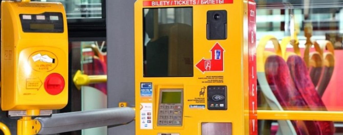 В Варшаве в автоматах по продаже билетов появится украинский язык