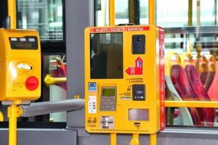 В Варшаве в автоматах по продаже билетов появится украинский язык