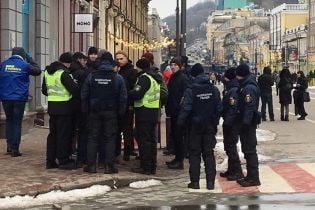 Поліція відпустила затриманих на Контрактовій площі активістів