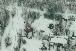 В сети обнародовали видео уничтожения украинскими военными БМП боевиков на Светлодарской дуге
