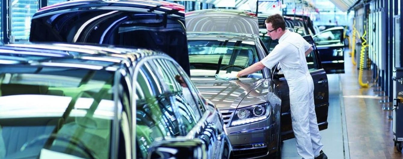 Заводам Volkswagen і BMW пророкують масштабні скорочення