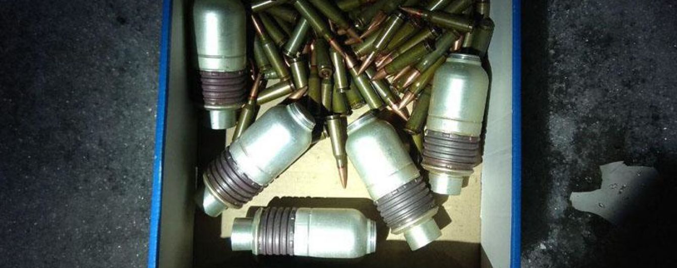 Возле вокзала на Донбассе спрятали боеприпасы