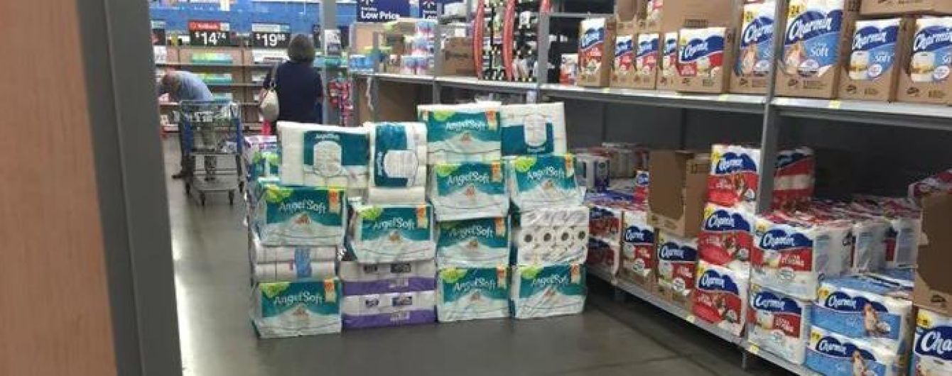В США подростки построили форт из туалетной бумаги посреди магазина и заночевали там