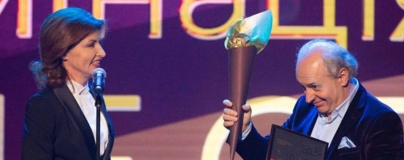 В элегантном смокинге с атласной вставкой: Марина Порошенко на торжественной церемонии