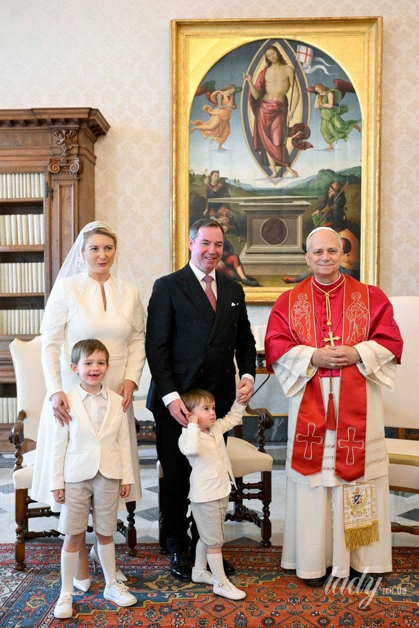 Великий герцог Гійом і велика герцогиня Стефанія з дітьми на аудієнції у Папи Римського Лева XIV / © Getty Images
