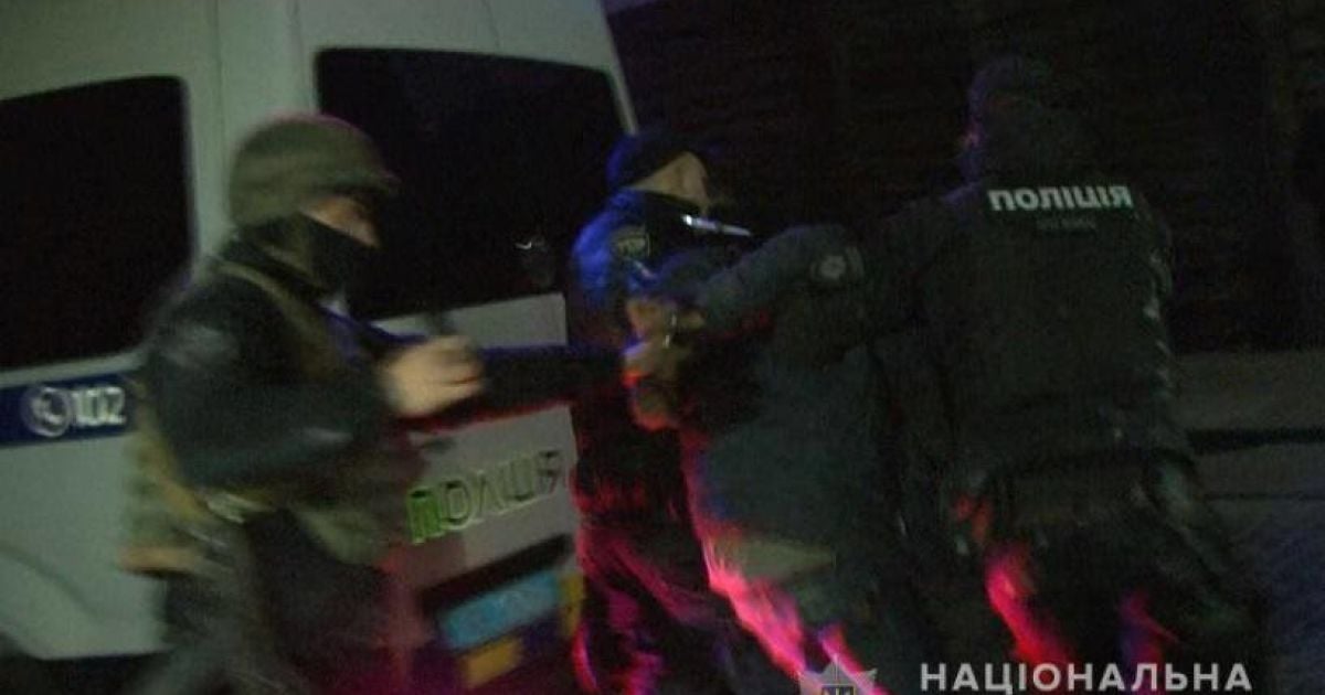 В Винниках мужчина угрожал взорвать ресторан: чем завершились переговоры и что грозит злоумышленнику