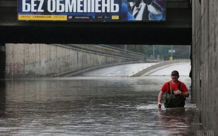 Київська влада пояснила причину затоплення тунелю на Дорогожичах