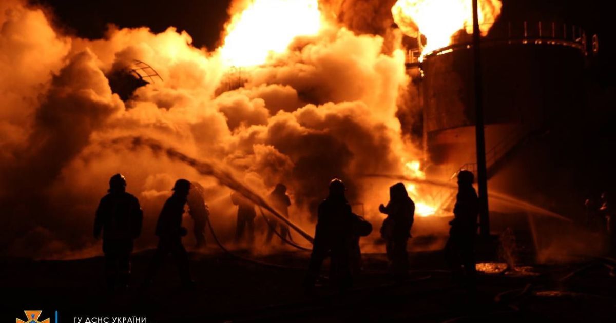 Fire of Overwhelming Scales: Consequences of Airstrike on Oil Depot and Factory in Dnipro Region in Photos