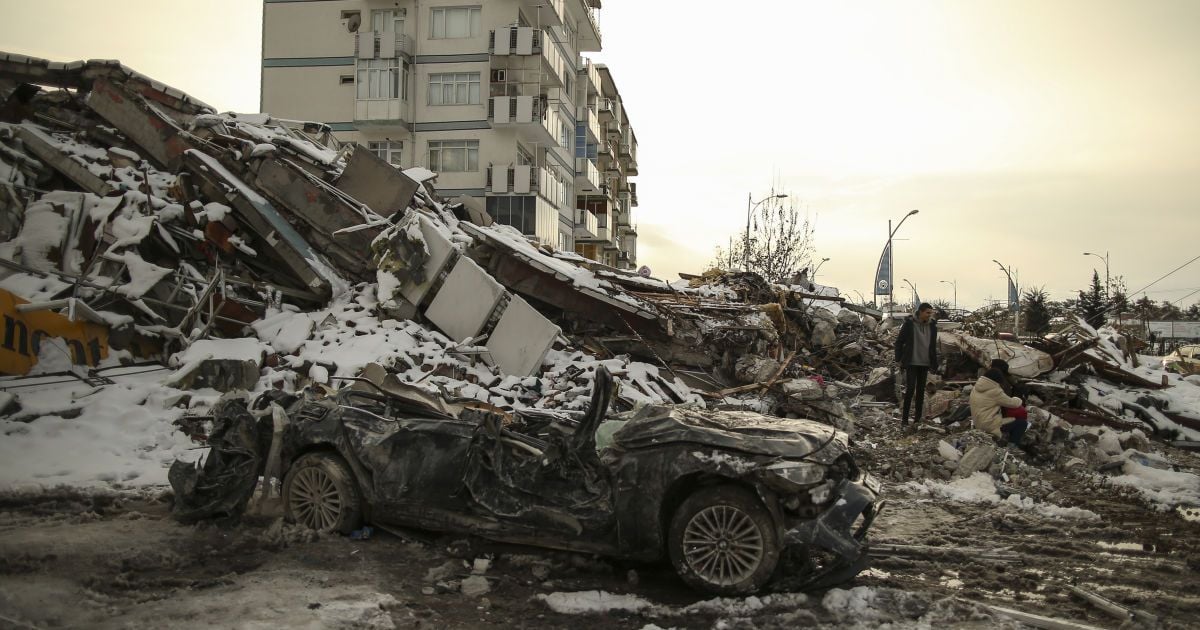 З-під руїн у Туреччині врятували двох українців, які вважалися загиблими – посол