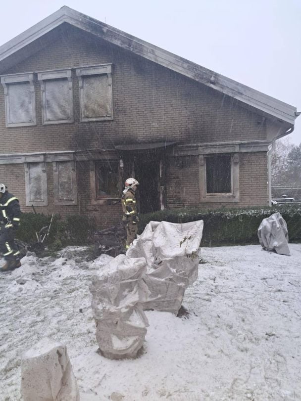 Разрушение в Киевской области в результате падения обломков ракет / © МВС Украины в Telegram
