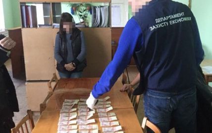 Сессия за 50 тысяч. На Луганщине заместителя декана поймали на получении взятки от студентов