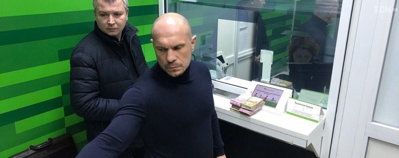 Залог за полицейского, который бил ногами активиста, внесли Кива и Вилкул