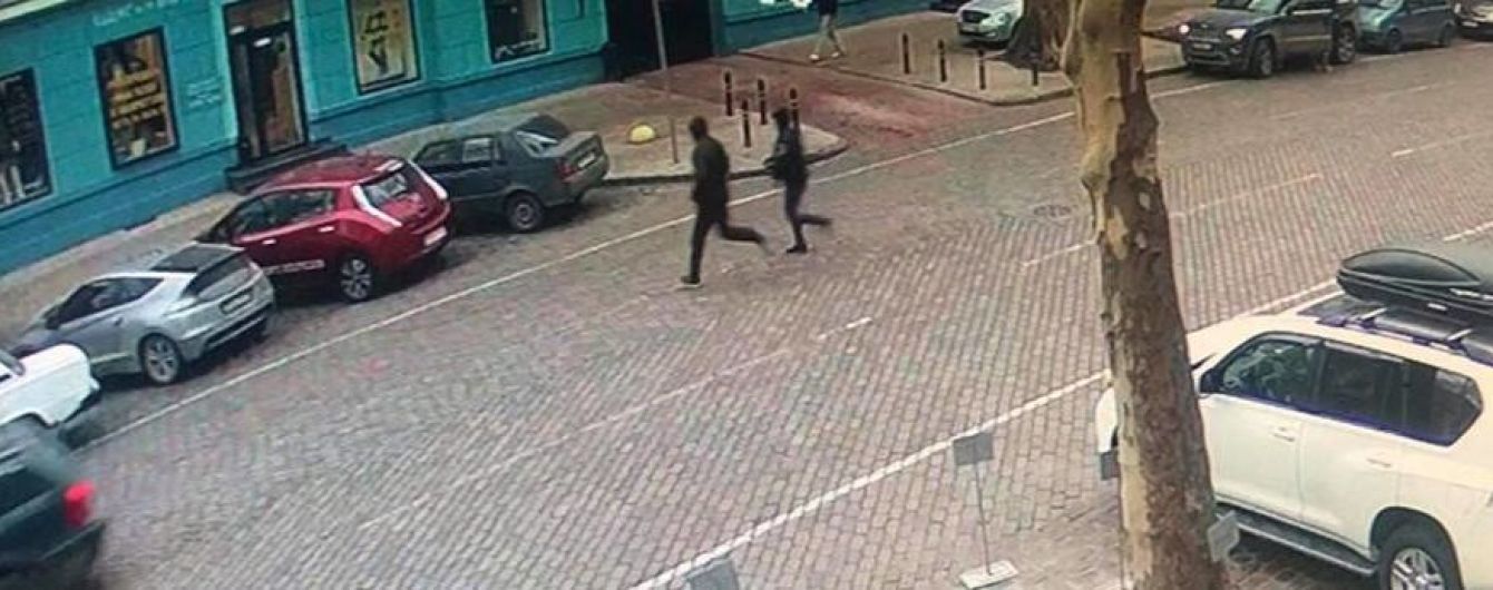 "Самое тупое преступление года". В Одессе после нападения грабители бросились прямо в руки полиции