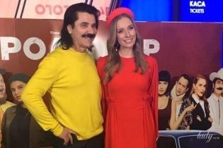 Зірки на прем'єрі комедії: Осадча у червоній сукні, Зібров у жовтому светрі