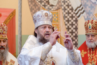 "Молитися за тих, хто робить підлість": у незаконно збудованому храмі РПЦ в центрі Києва відреагували на депортацію настоятеля