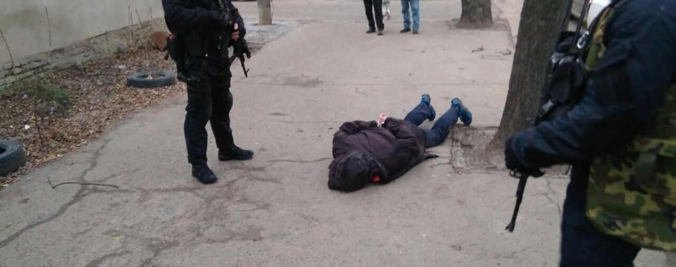 В Ровно полиция задержала лидера опасной банды, которая "прессовала" бизнесмена из Италии