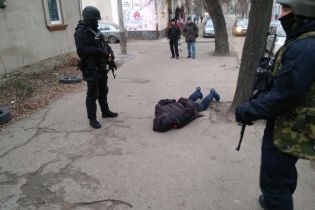 В Ровно полиция задержала лидера опасной банды, которая "прессовала" бизнесмена из Италии