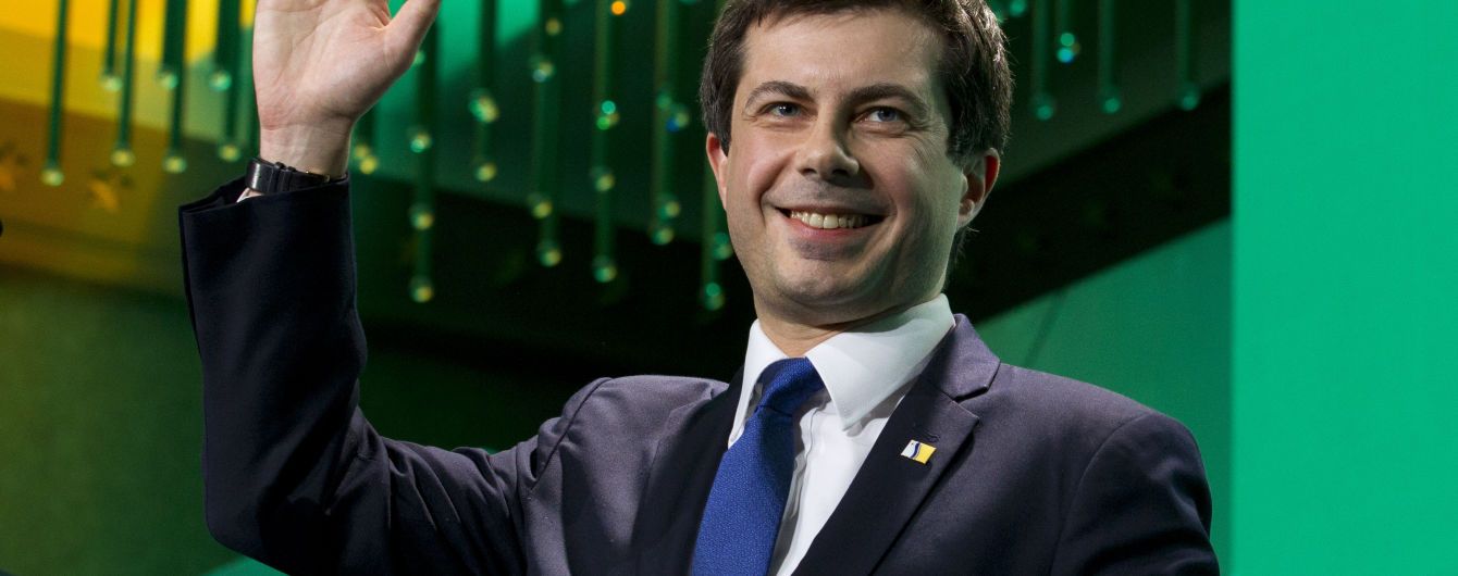 Відкритий гей Піт Буттіджич зійшов з президентських перегонів у США