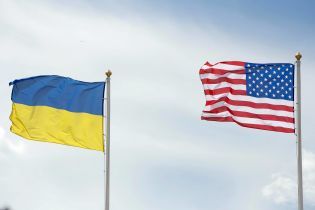 Американські сенатори прибули до України говорити про співробітництво