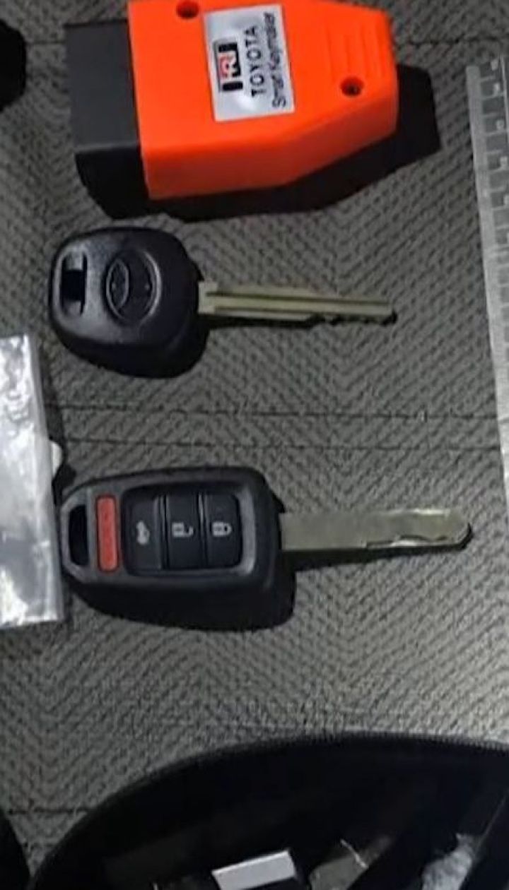 В Киеве задержали банду, которая за три года украла более полусотни элитных авто