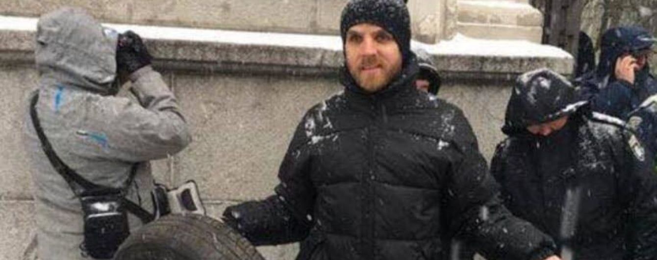 У Києві невідомий підстрелив активіста-радикала