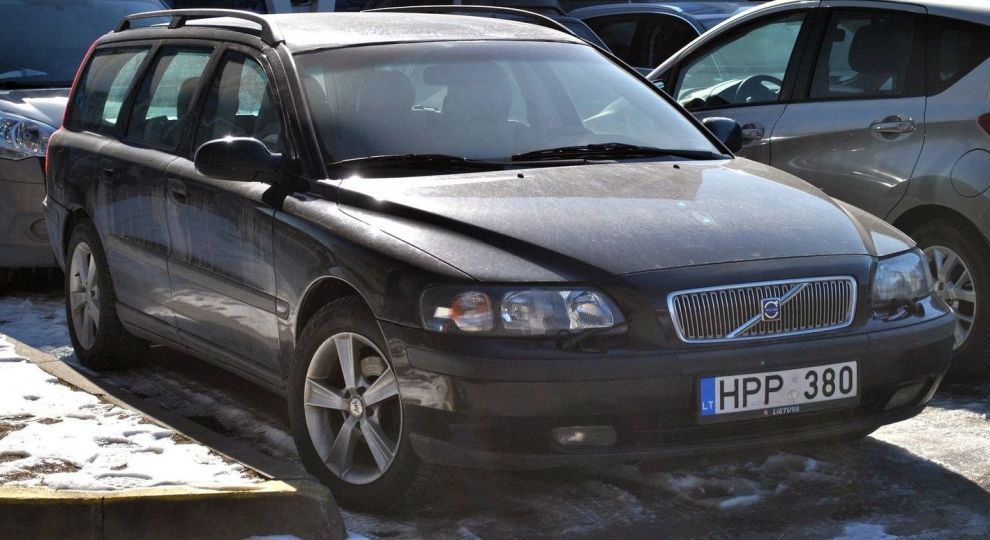 Юрист рассказал, что грозит владельцам "евроблях" на таможнях