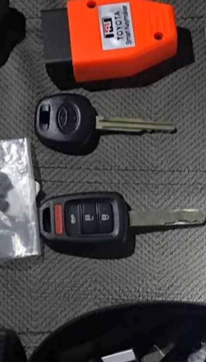 В Киеве задержали банду, которая за три года украла более полусотни элитных авто