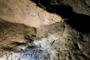 В британской пещере нашли "ворота в ад" с необычайным количеством колдовских символов