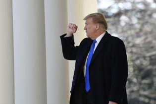 Остаточний кінець "шатдауну": Трамп після оголошення надзвичайного стану підписав урядовий бюджет США
